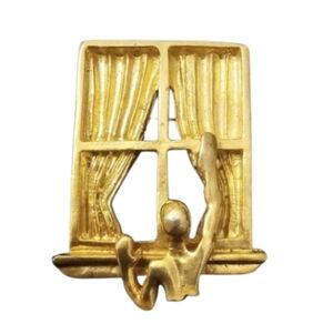 Peeping Tom Brooch Pin